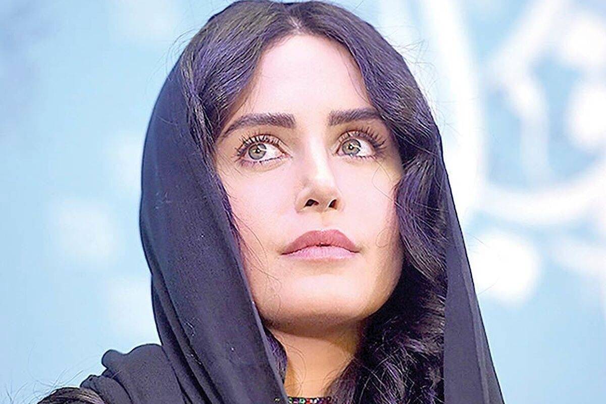 (تصویر) تیپ ساحلی و تازه الناز شاکردوست در کنار خلیج فارس