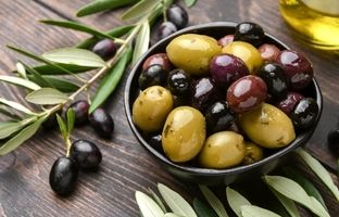 چند روش ساده برای گرفتن تلخی زیتون در خانه