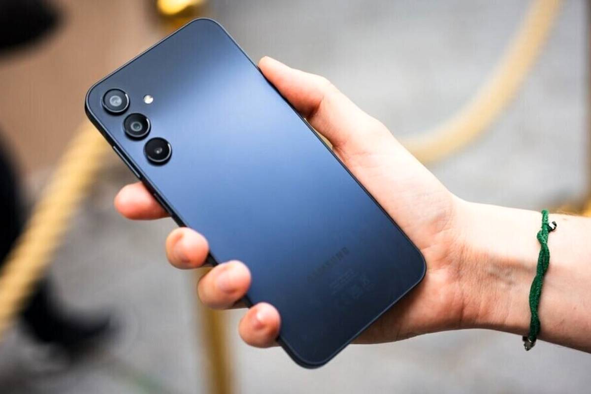 قیمت گوشی سامسونگ امروز شنبه 15 دی 1403