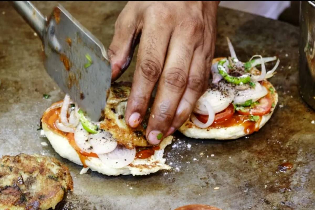 چرا ممنوعیت «تف کردن» در غذا در هند جنجالبرانگیز شده است؟