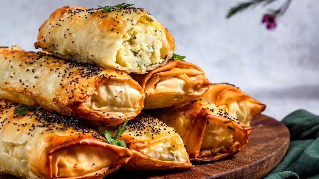 یک شام خوشمزه؛ طرز تهیه بورک مرغ و قارچ به روش ترکیه‌ای