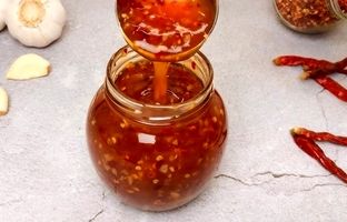 طرز تهیه سس چیلی خانگی به روشی ساده + ویدئو