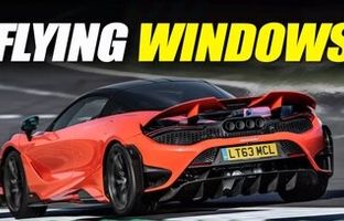 ایراد عجیب ماشین ۲۸ میلیارد تومانی/ شیشه عقب از جا درآمد!