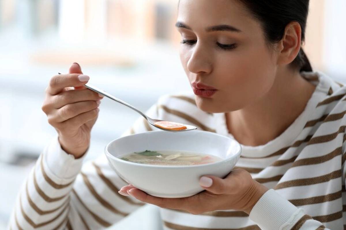 چرا فوت کردن غذای داغ توصیه نمیشود؟