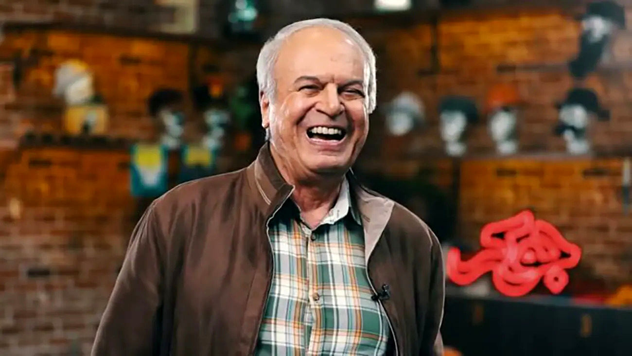 (ویدئو)  رضا نیکخواه با دامن اسکاتلندی در برنامه شبکه خانگی!