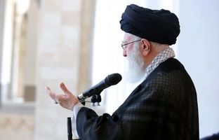 اقامه نماز عید فطر به امامت رهبر انقلاب + ویدئو