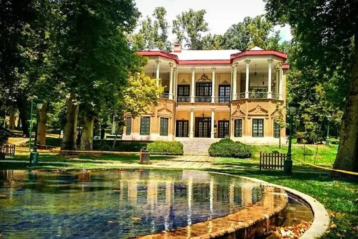 کاخ نیاوران کجاست؟ سفری به تاریخ و معماری سلطنتی ایران