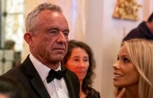 آمادگی جسمانی عجیب وزیر بهداشت دولت ترامپ + ویدئو