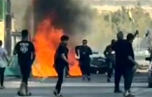 (ویدئو) لحظه خالی کردن ترمز تریلی و تصادف با یک پراید