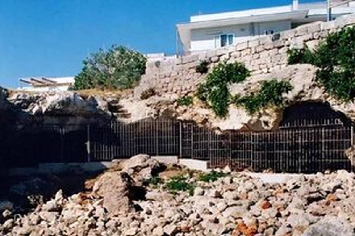 کشف بقایای نوزاد چشم آبی ۱۷ هزار ساله در ایتالیا
