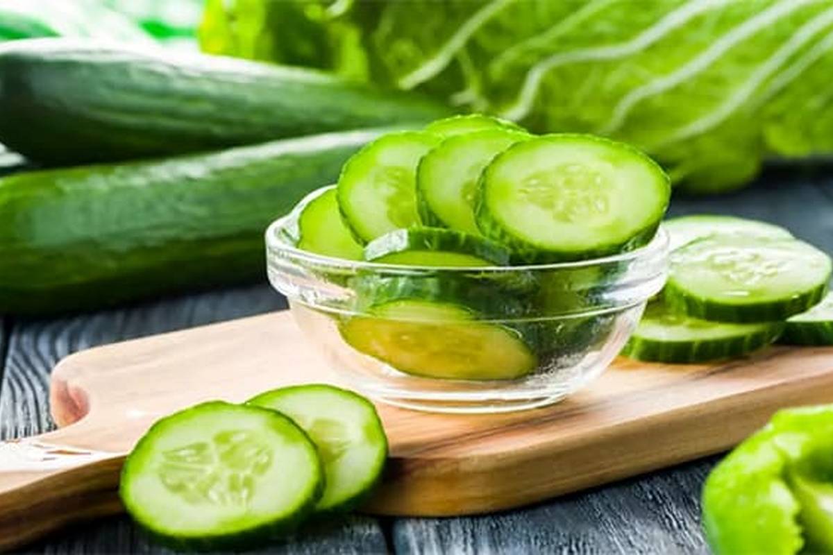 خواص خیار چیست؟ خوردن آن برای چه کسانی مضر است؟
