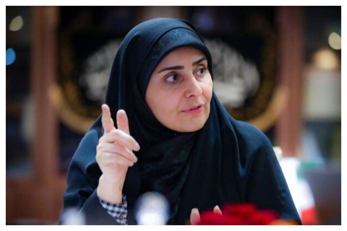 فرزانه صادق در راه کیش؛ واکنش وزارت راه درباره محل تأمین هزینه این سفر