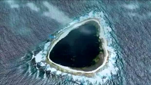 یک چاله سیاه مرموز در اقیانوس آرام ظاهر شد 