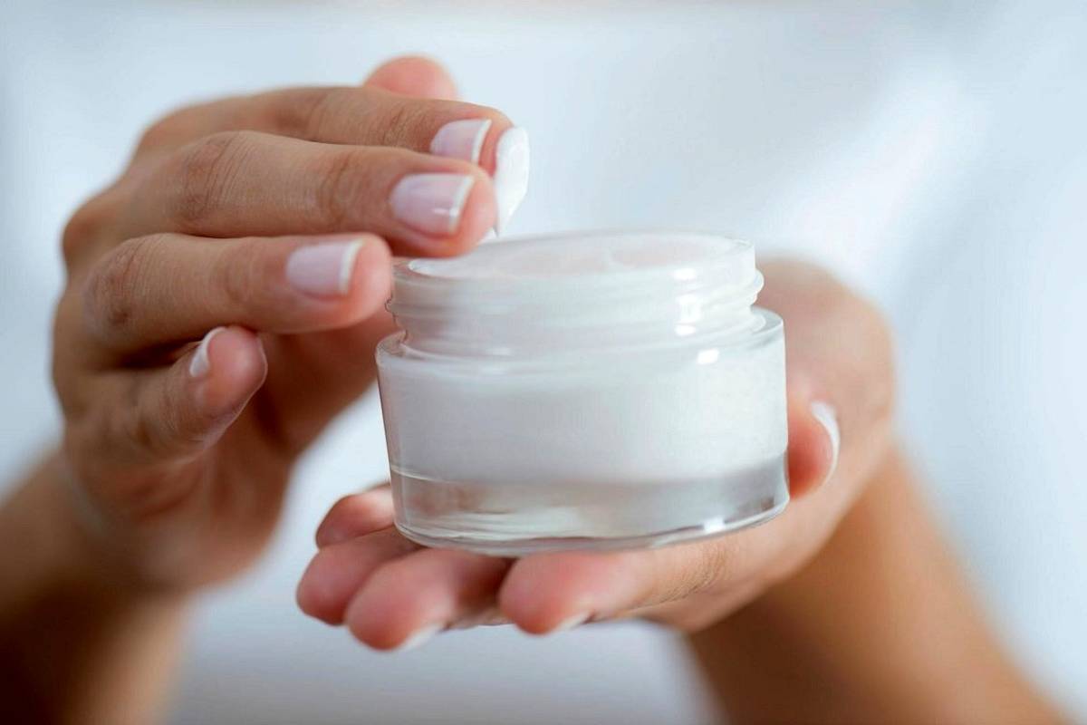 کرمپودرها، مرطوبکنندهها و ماسکهای خطرناک معرفی شدند/ نام برند معروف بین غیرمجازها