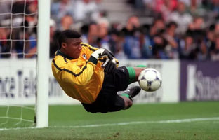 پیتر روفایی دروازه‌بان افسانه‌ای نیجریه درگذشت!