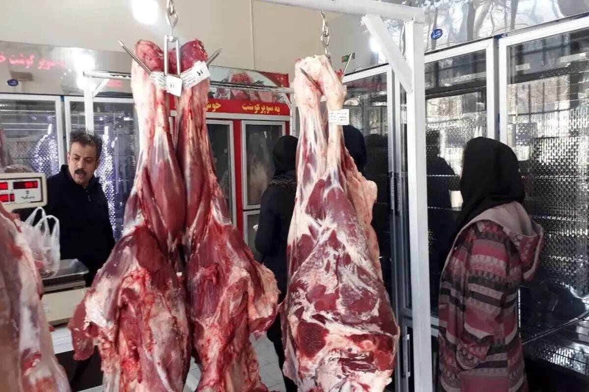 راهنمای بازار؛ قیمت گوشت قرمز امروز شنبه 2 فروردین/ راسته گوسفندی کیلویی چند؟