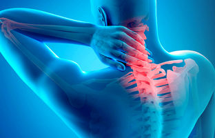 رایج ترین علائم دیسک گردن کدامند؛ چه زمانی به پزشک مراجعه کنیم؟