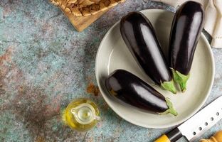خوشمزه بپزید؛ روش تشخیص بادمجان تلخ و شیرین ؛ نشانه‌های بادمجان تلخ را بشناسید