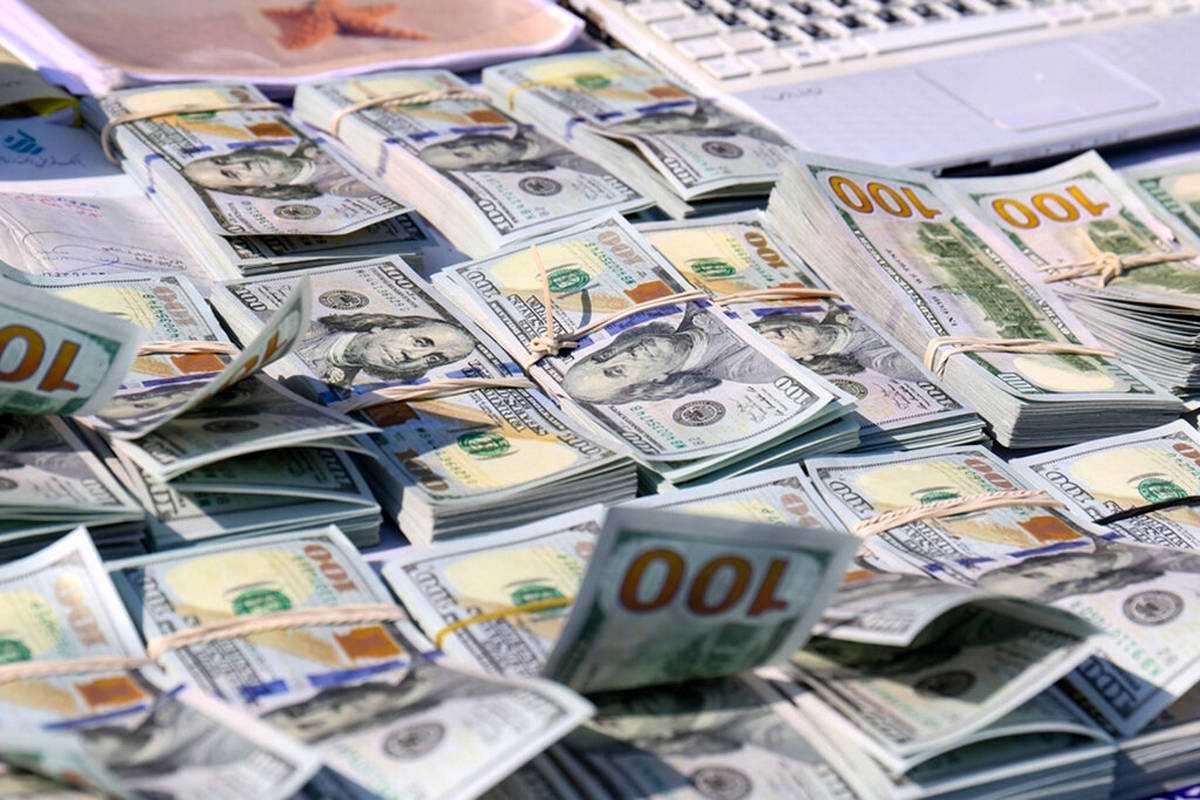 آخرین قیمت دلار، یورو و درهم در بازار ارز توافقی؛ عقبگرد دلار توافقی