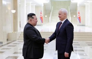  استقبال گرم کیم جونگ اون از وزیر دفاع روسیه + ویدئو