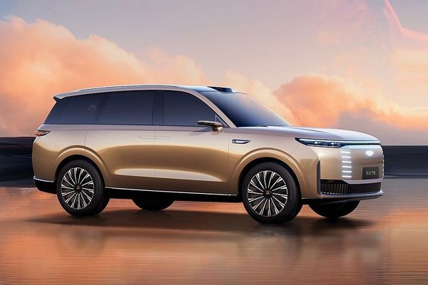 مشخصات و قیمت تیگو 11؛ لوکس‌ترین شاسی بلند چری در راه ایران 