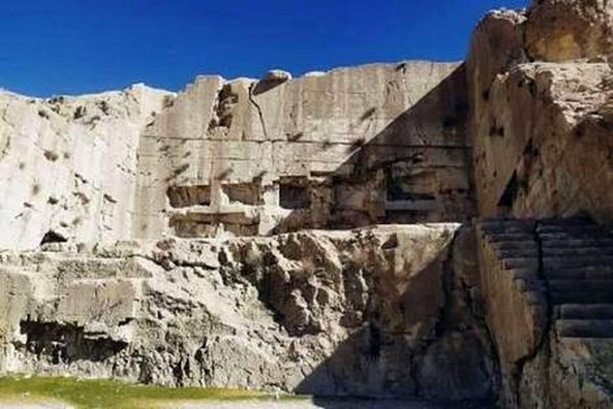سفری به قدمگاه مقدس هخامنشیان؛ ایوان قدمگاه کجاست؟ 
