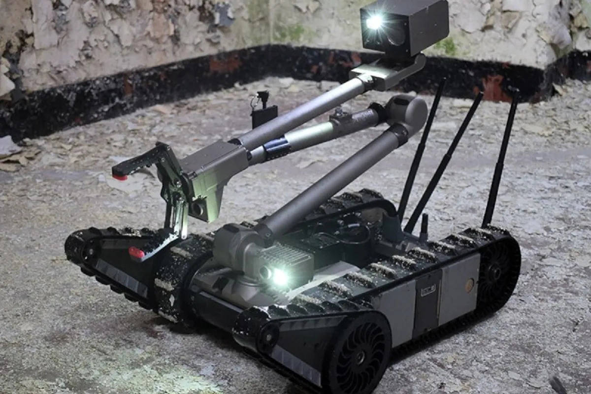 ربات PackBot ۵۲۵ با قابلیتهایی مانند خنثیسازی بمب و انجام عملیات امدادی + ویدئو