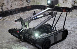 ربات PackBot ۵۲۵ با قابلیت‌هایی مانند خنثی‌سازی بمب و انجام عملیات امدادی + ویدئو