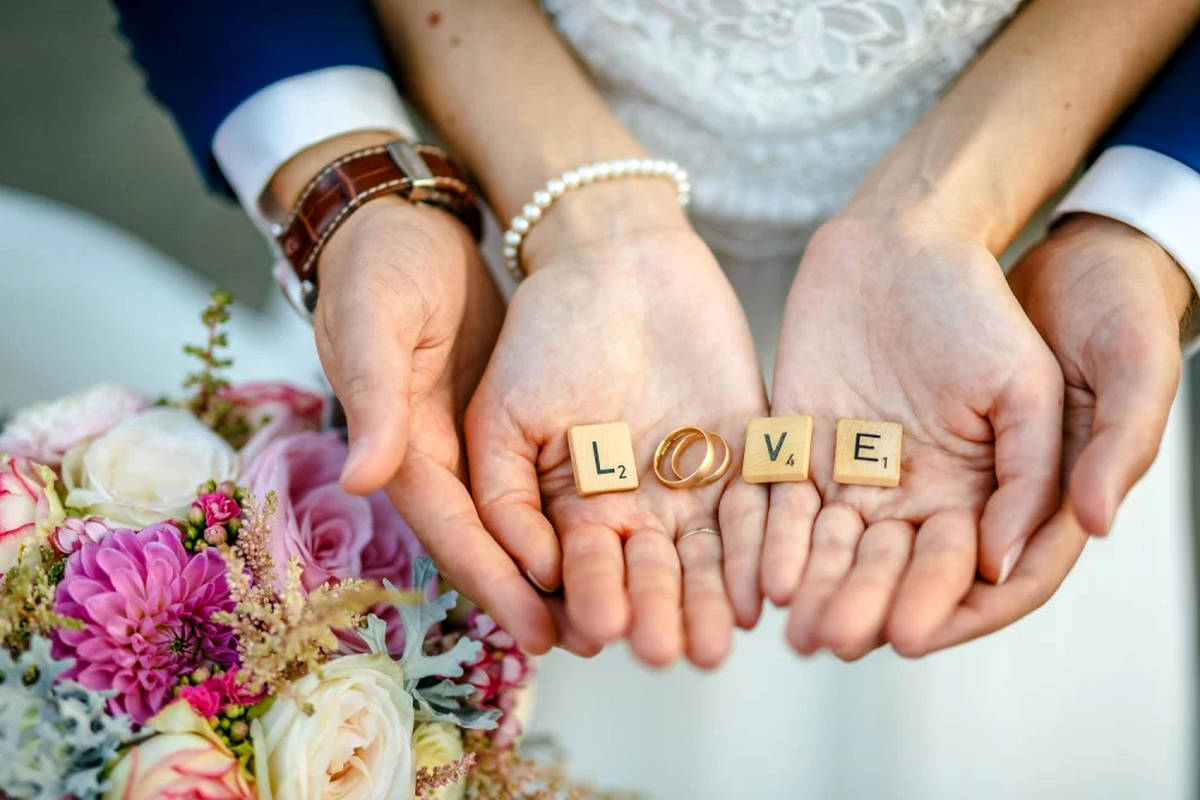 متن تبریک روز ازدواج ۱۴۰۴ برای استوری + عکس نوشته