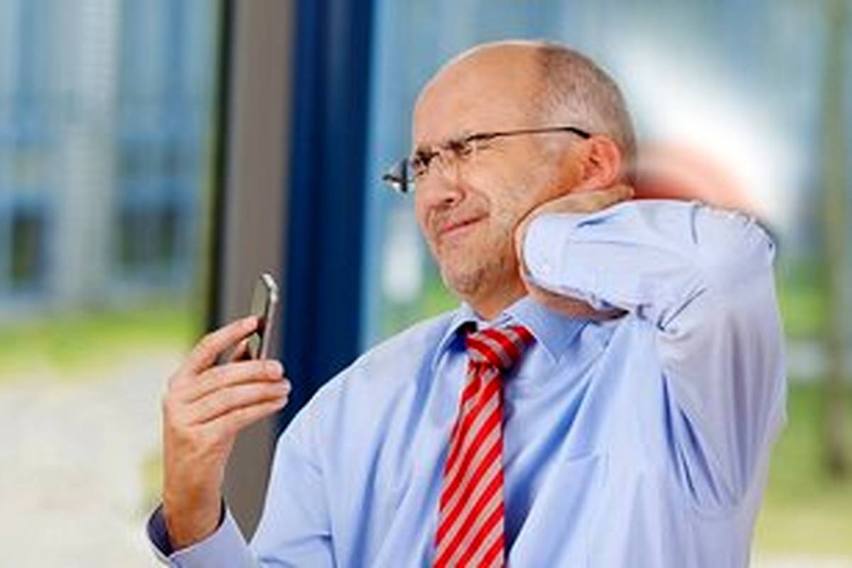 گردن پیامکی چیست و چه بلایی سرتان میآورد؟