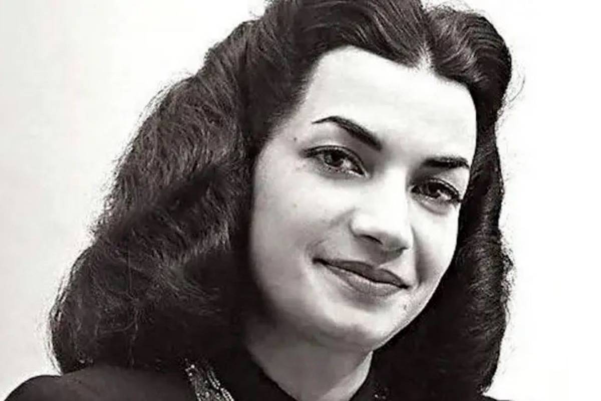 «اشرف، دختر رضاخان» در بین همکلاسی‌های مدرسۀ ابتدایی‌اش