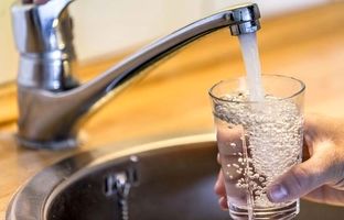 راهکارهای علمی برای پیشگیری از سنگ کلیه/ آب چقدر مهم است؟