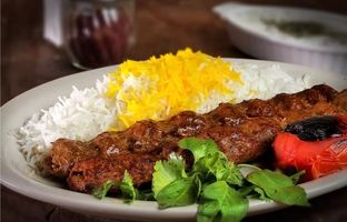 خوشمزه بپزید؛ طرز تهیه کباب کوبیده بازاری بدون ریزش با تمام فوت و فن آن