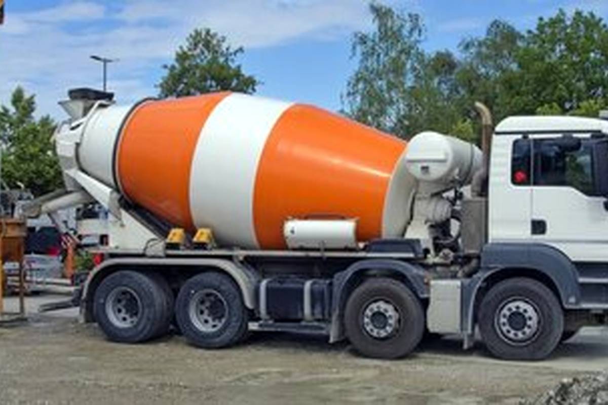 چرا دیگ کامیونهای حمل سیمان همیشه در حال چرخیدن است؟