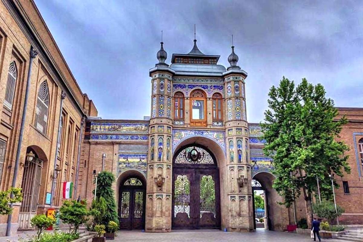 ماجرای بسته شدن سردر باغ ملی چیست؟