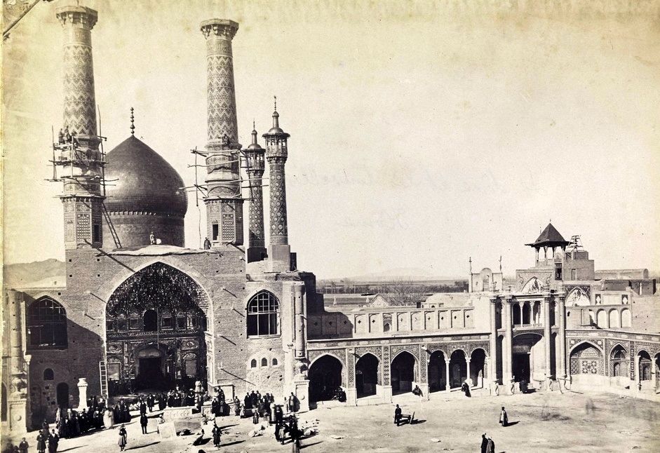 وقتی اطراف حرم حضرت معصومه (س) همه قبرستان بود؛ 140 سال قبل + عکس