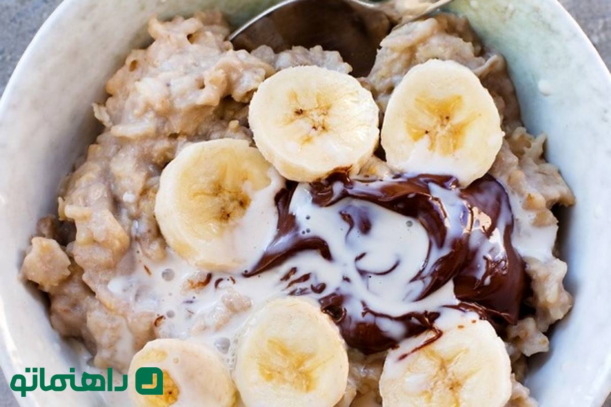 یک صبحانه فوق‌العاده سالم؛ دستور تهیه اوتمیل موزی رژیمی و ساده + میزان کالری