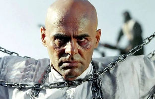 پاپاراتزی ایرانی؛ ماجرای کچل کردن جمشید هاشم‌ پور از زبان حسین فرح‌ بخش تهیه‌کننده + ویدئو