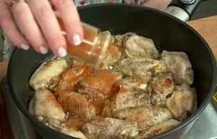 طرز تهیه یک غذای متفاوت اسپانیایی با 1.5 کیلو بال مرغ + ویدئو