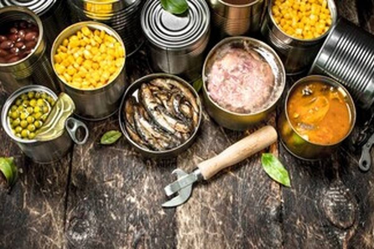 مرگ نهفته در قوطیهای کُنسِرو؛ شایعه یا واقعیت؟/ غذاهای کنسروی در چه شرایطی کشنده هستند؟