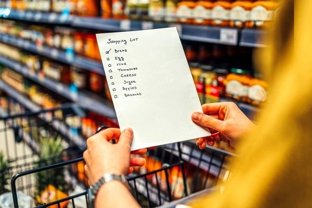 ۷ دلیل برای اینکه فهرست خریدتان را روی «کاغذ» بنویسید نه در گوشی