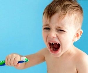 خمیردندان عسلی برای کودکان بسازید+ فرمول خانگی