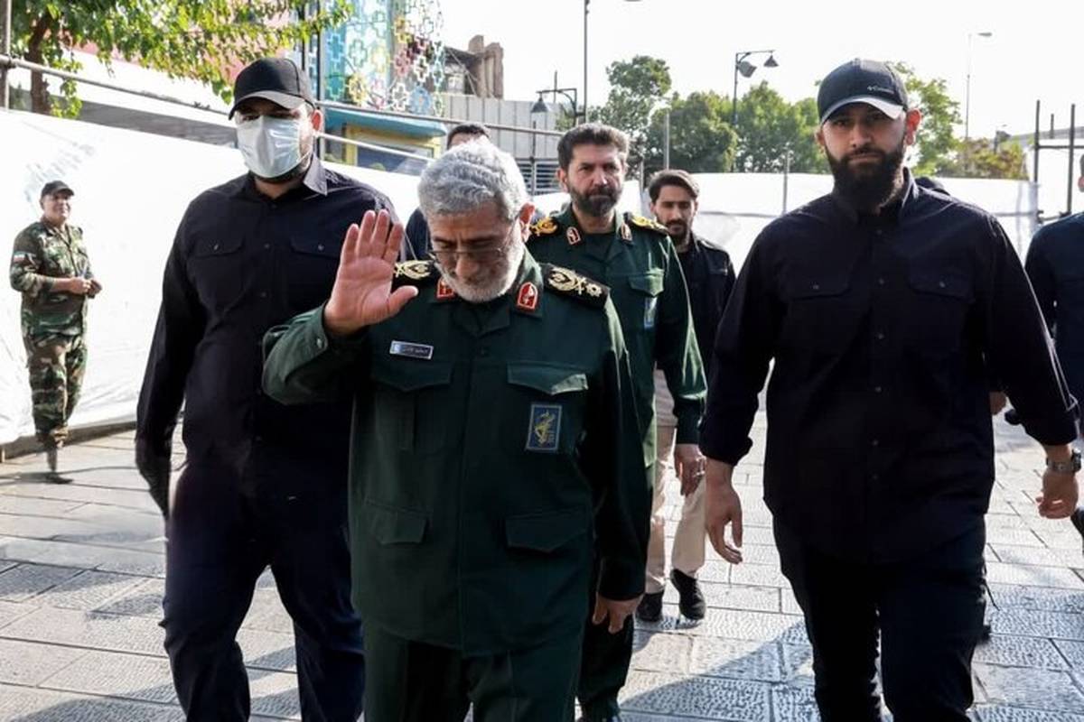  حضور سردار قاآنی در مراسم تشییع شهدای تهران + ویدئو