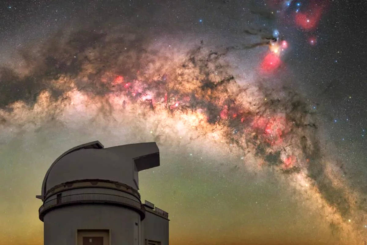 تصویر روز ناسا: کمان زیبای راه شیری بر فراز رصدخانه هاوایی