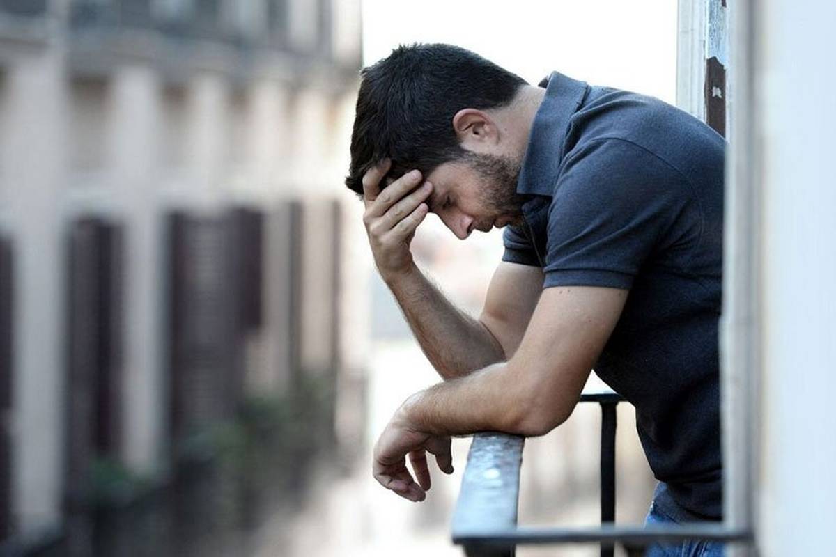 آدمهایی که از زندگی راضی نیستند از این ۱۰ جمله زیاد استفاده میکنند