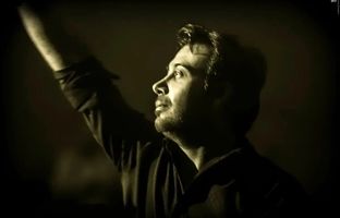 نوحه «عزیزم حسین (ع)» با صدای محسن چاوشی 
